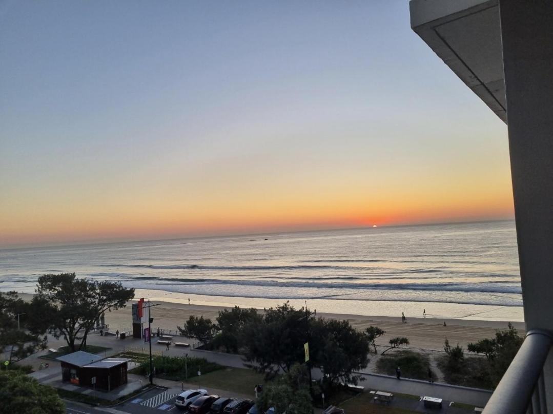 Beachfront Studio Gold Coast Dış mekan fotoğraf